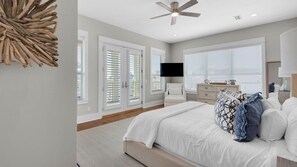 House, Multiple Beds, Balcony, Garden View (The Bee's Knees) | 5 bedrooms, individually decorated, individually furnished, bed sheets