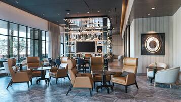 Lobby-lounge