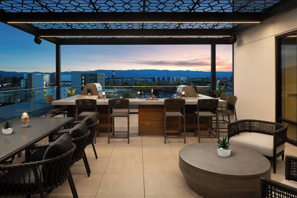 BBQ/picnic area - Towneplace Suites By Marriott San Jose Downtown (San Jose)