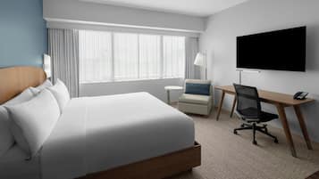 Meja kerja, ruang kerja ramah laptop, dan tempat tidur bayi gratis