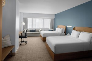 Habitación, varias camas | Escritorio, espacio para trabajar con un portátil, cunas gratuitas