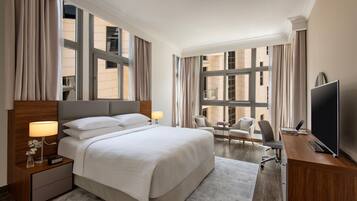 Apartamento, 3 habitaciones, balcón, vistas a la ciudad | Sistema de insonorización y tabla de planchar con plancha