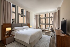 Apartamento, 3 habitaciones, balcón, vistas a la ciudad | Sistema de insonorización y tabla de planchar con plancha