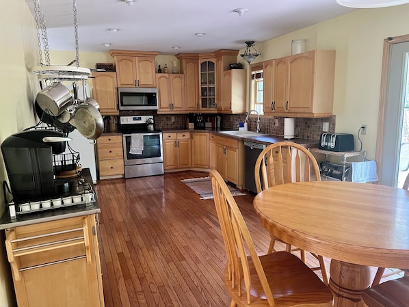 Microwave, oven, stovetop, dishwasher