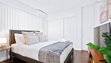 1 Schlafzimmer, BĂŒgeleisen/BĂŒgelbrett, kostenloses WLAN, BettwĂ€sche