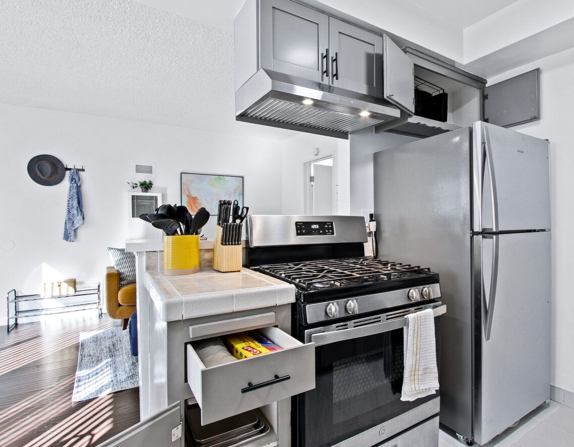 Fridge, microwave, oven, stovetop