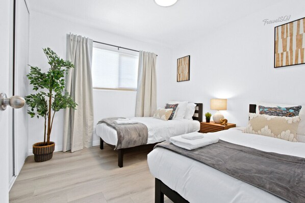 3 bedrooms, iron/ironing board, free WiFi, bed sheets