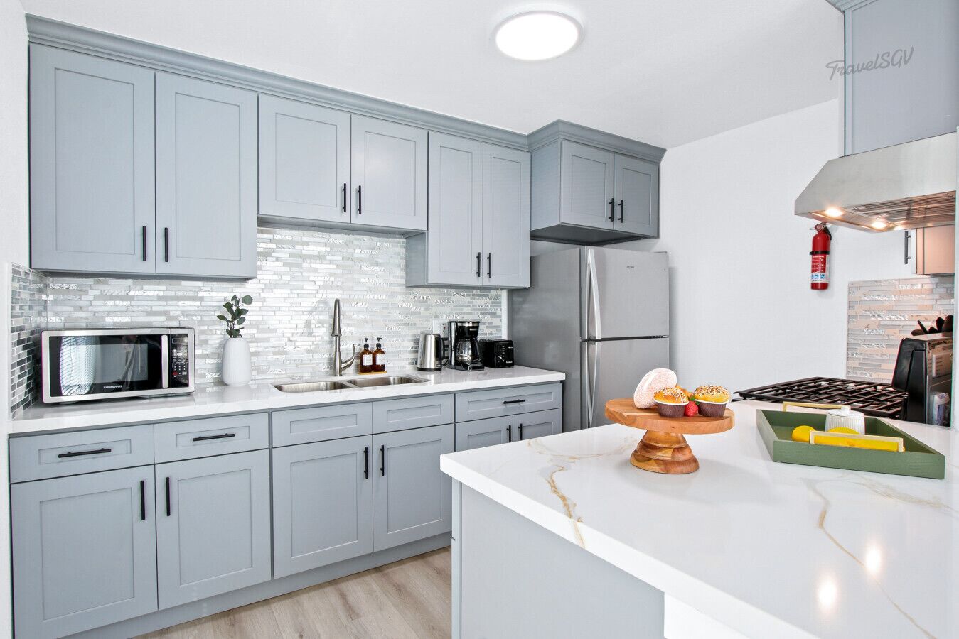 雪櫃、微波爐、焗爐、爐具