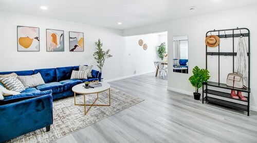 Smart 2BR Unit + Parking + Near DTLA #TravelSGV