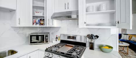 Fridge, microwave, oven, stovetop