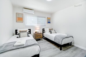2 bedrooms, iron/ironing board, free WiFi, bed sheets