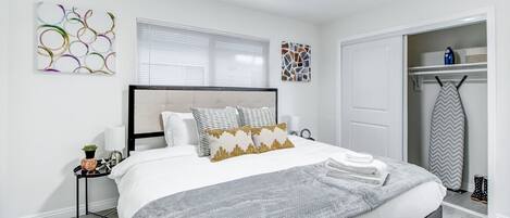 2 室のベッドルーム、アイロン / アイロン台、WiFi (無料)、ベッドシーツ