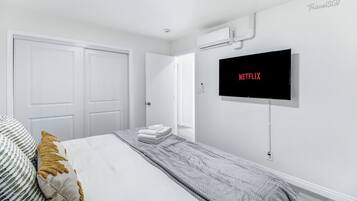 2 slaapkamers, een strijkplank/strijkijzer, gratis wifi, beddengoed