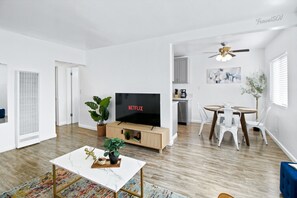 Smart TV, books
