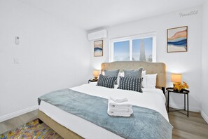 2 bedrooms, iron/ironing board, free WiFi, bed sheets - Stylish 2BR Unit + Parking + Near DTLA #TravelSGV (Alhambra)