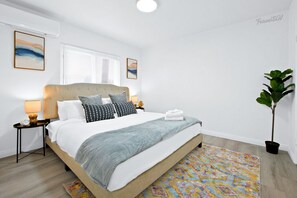 2 bedrooms, iron/ironing board, free WiFi, bed sheets