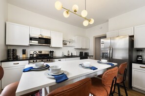 Fridge, microwave, oven, stovetop - Steel City Speakeasy | Theater • Games • Stadiums (Pittsburgh)