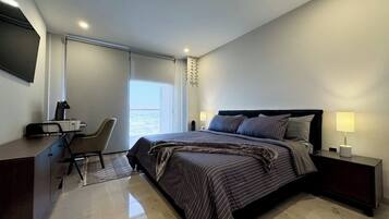 3 bedrooms, in-room safe, desk, iron/ironing board