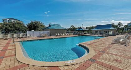 3br/2ba, Sleeps 6, BBQ Grill, Pool, Beach Access + Free Attraction Tickets!