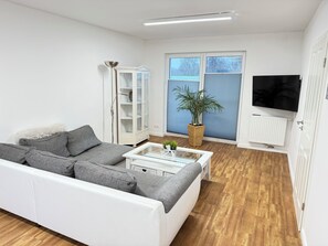Smart TV - Young dyke house Idyllically situated on the Oste with a view of Lake Vörder (Bremervörde)