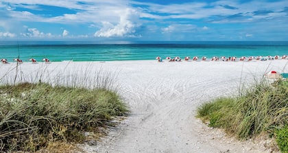 Beachside Retreat With Pools & Local Dining + Free Attraction Tickets!