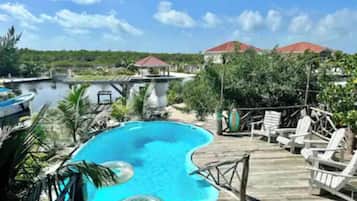 Outdoor pool, pool loungers