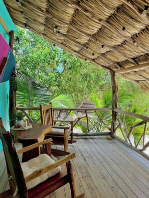 Deluxe Studio Suite, 1 King Bed | Terrace/patio - Shipwreck Cove (Caye Caulker)