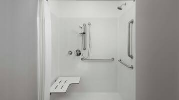 Studio, 1 Queen Bed | Bathroom | Towels, toilet paper