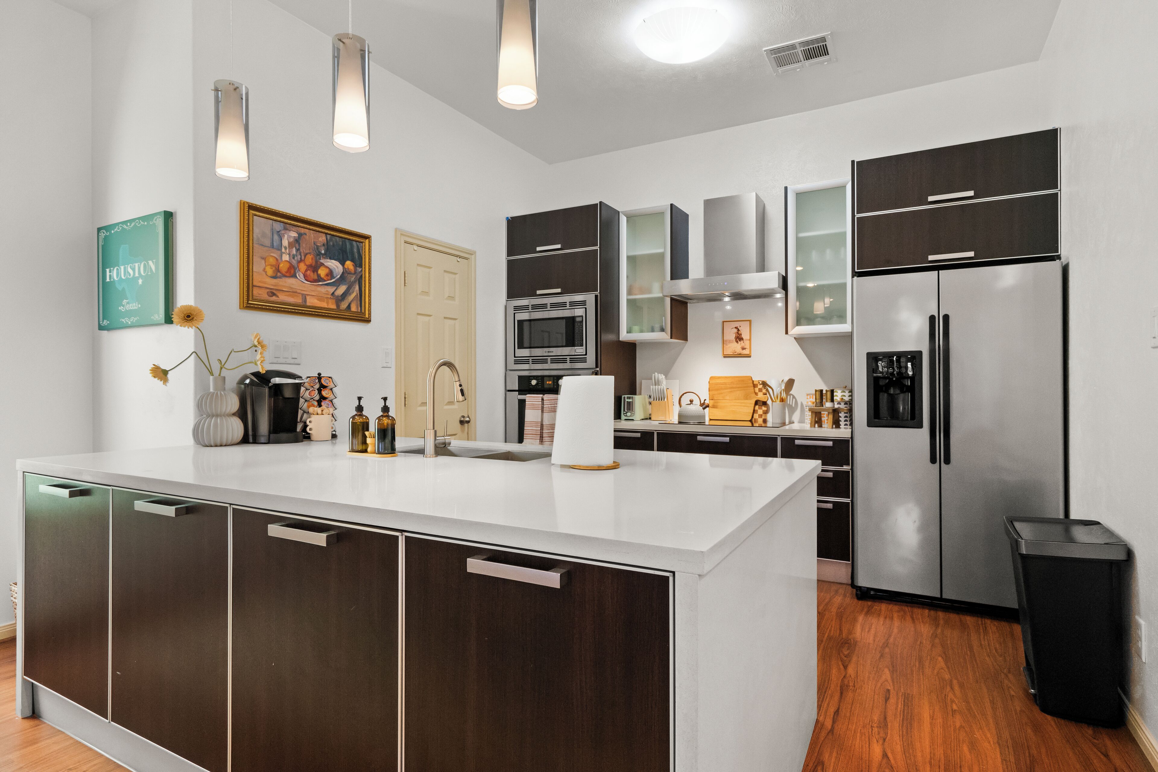 Refrigerador, microondas, horno y parrilla de estufa 