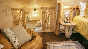 1 bedroom, bed sheets