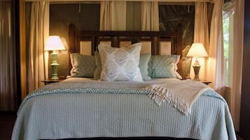 1 bedroom, bed sheets