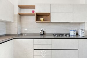 Fridge, oven, stovetop, dishwasher - Panadès Haven Apartment (Alghero)