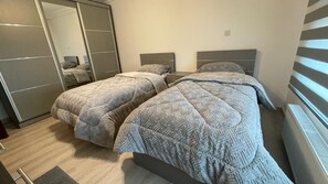 2 bedrooms, iron/ironing board, WiFi, bed sheets - Dair-Ghbar view apartment 6 (Amman)