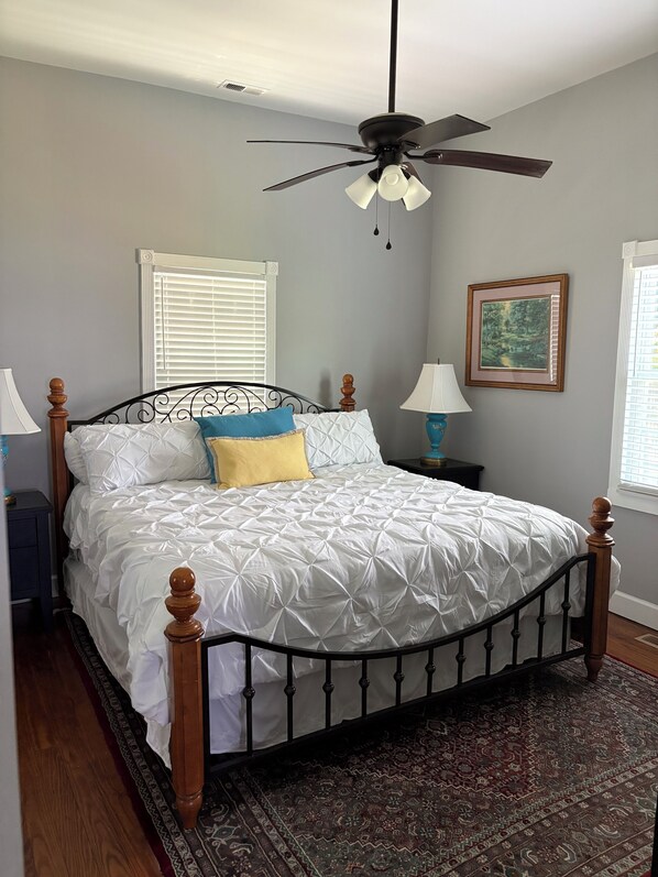 2 bedrooms, iron/ironing board, WiFi, bed sheets