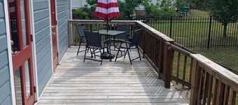 Great 2-bedroom, 2-bath cottage in Georgetown 2-blocks, 7-minutes to boardwalk