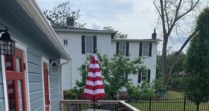 Great 2-bedroom, 2-bath cottage in Georgetown 2-blocks, 7-minutes to boardwalk
