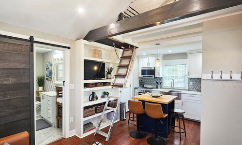 Private Atlanta Tiny House with 
Mini Golf Course