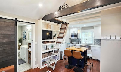 Private Atlanta Tiny House with 
Mini Golf Course