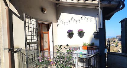 Casa sulla Scarpata in the center of Vignanello