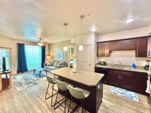 Ultra-Luxury 2BR Downtown Condo