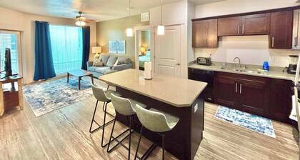 Ultra-Luxury 2BR Downtown Condo