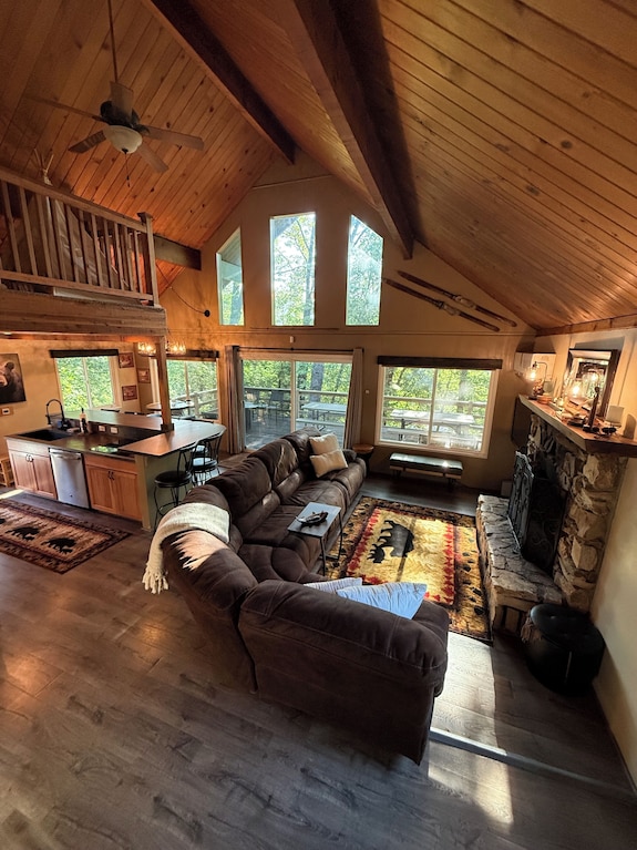 Family Cabin Near Bass Lake & Yosemite, Sleeps 12 + Kids Game Loft - North Fork, CA