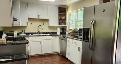 Talquin Lake House W/Dock 3 bedroom with office/gym