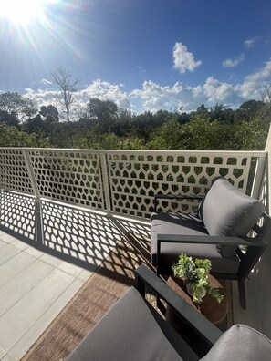 Property grounds - Across the street from the Beach, New Condo with Pool (Nassau)