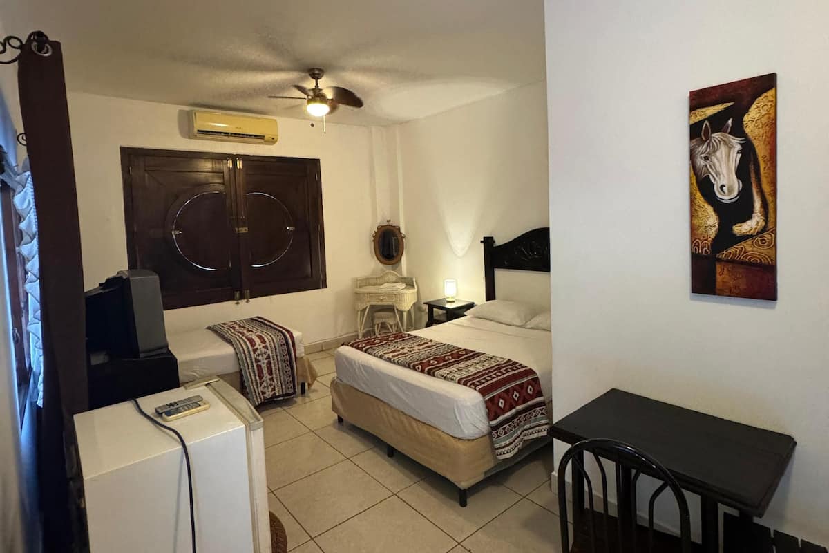 Double Room, City View | In-room safe, soundproofing, iron/ironing board (on request)