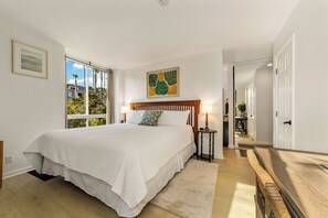 2 bedrooms, desk, iron/ironing board, travel cot