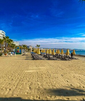 Beach - Beachfront apartment with stunning sea view – perfect for a relaxing getaway! (Durrës)