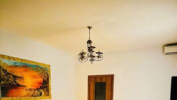 1 dormitorio, tabla de planchar con plancha, wifi