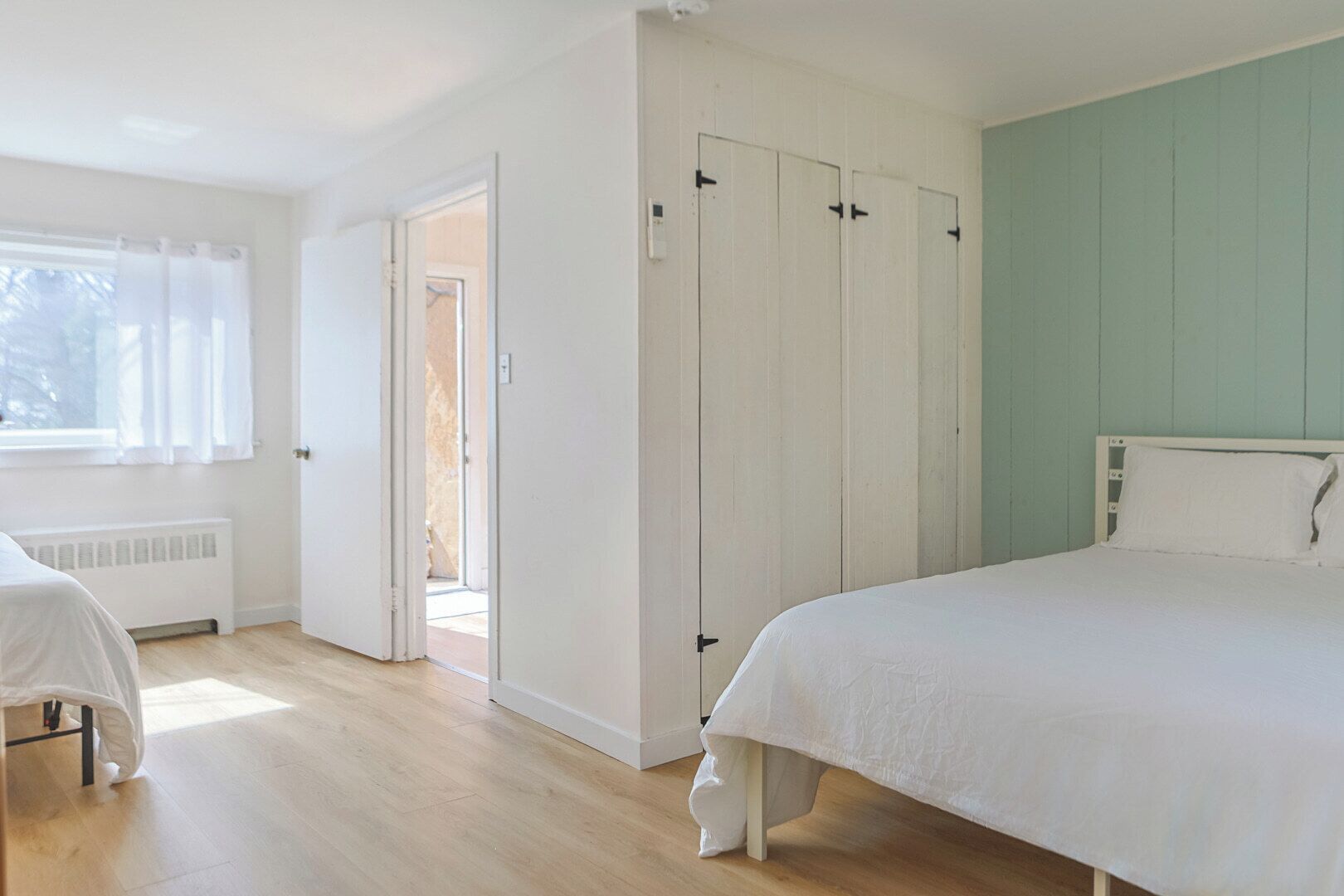 2 habitaciones, tabla de planchar con plancha, wifi y ropa de cama 