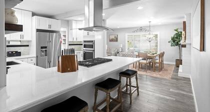 Family Paradise-Kid and Pet Friendly Home by Encanto Golf Course-Downtown Phx.